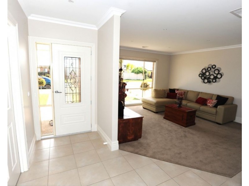 24 Kathryn Crescent, Yarrawonga VIC 3730