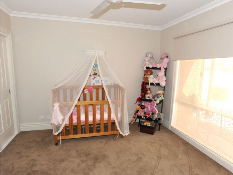 24 Kathryn Crescent, Yarrawonga VIC 3730