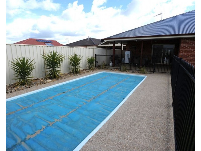 24 Kathryn Crescent, Yarrawonga VIC 3730