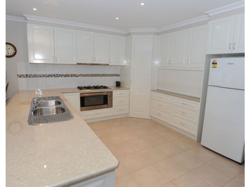 24 Kathryn Crescent, Yarrawonga VIC 3730