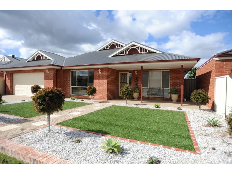 24 Kathryn Crescent, Yarrawonga VIC 3730
