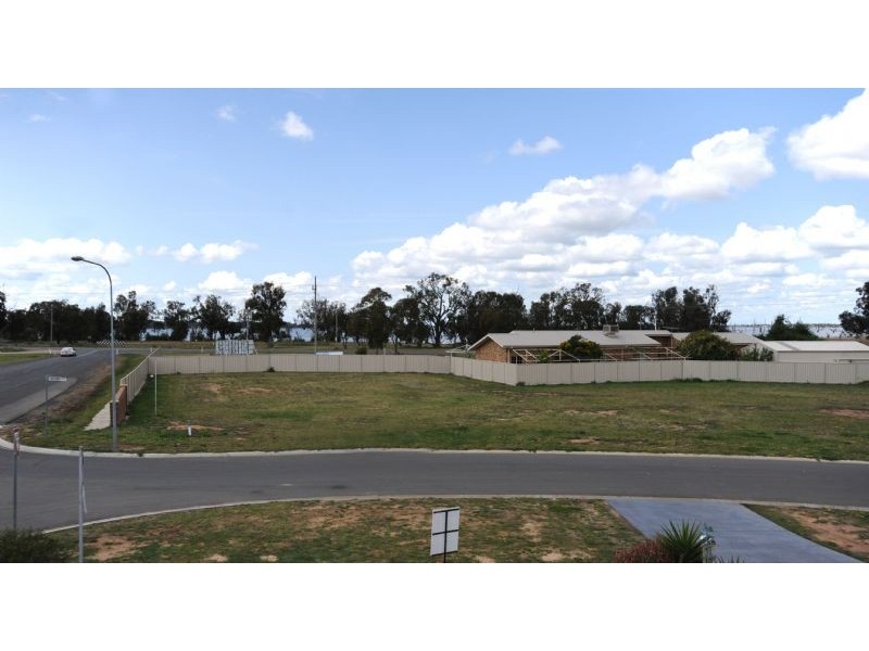 2 Heather Circuit, Mulwala NSW 2647