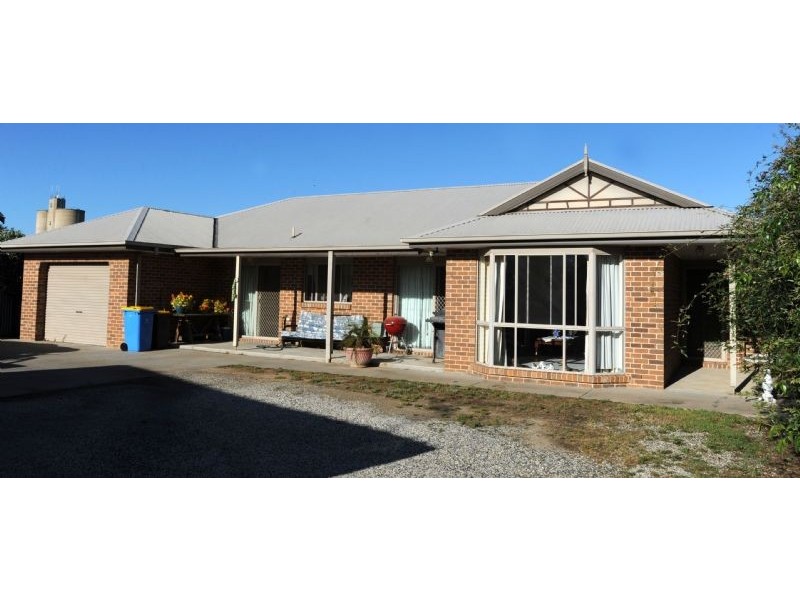 Unit 1 & 2 & 3/33 Tom Street, Yarrawonga VIC 3730