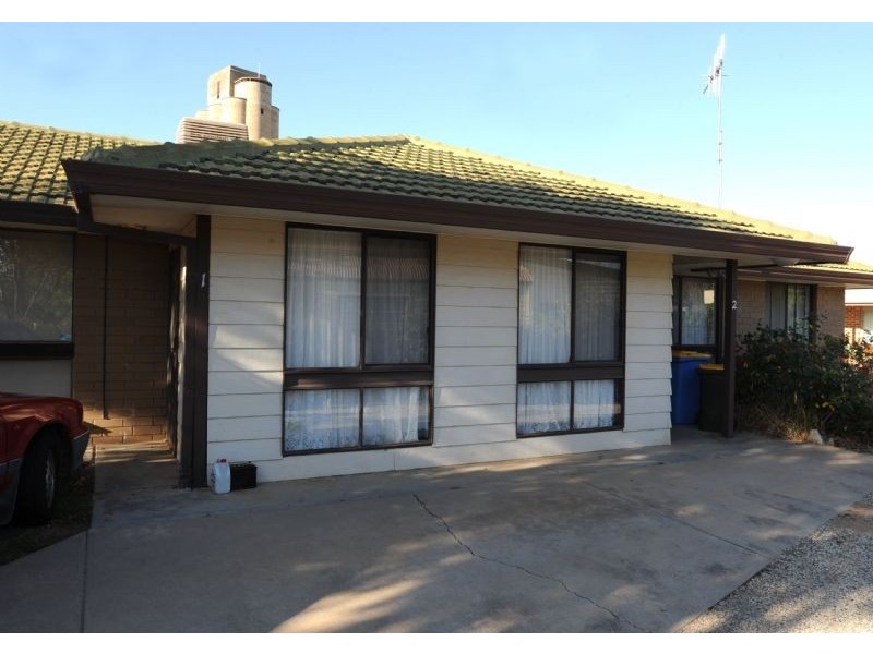 Unit 1 & 2 & 3/33 Tom Street, Yarrawonga VIC 3730