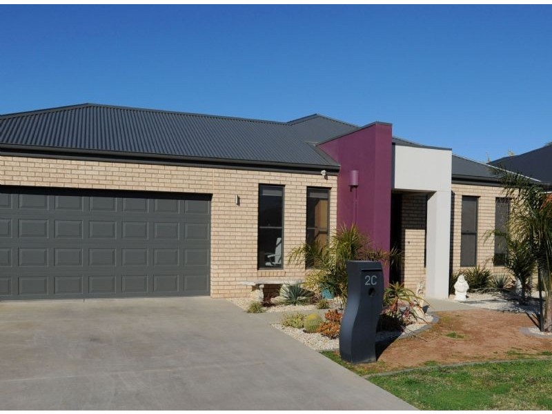 2C McCarthy Close, Yarrawonga VIC 3730