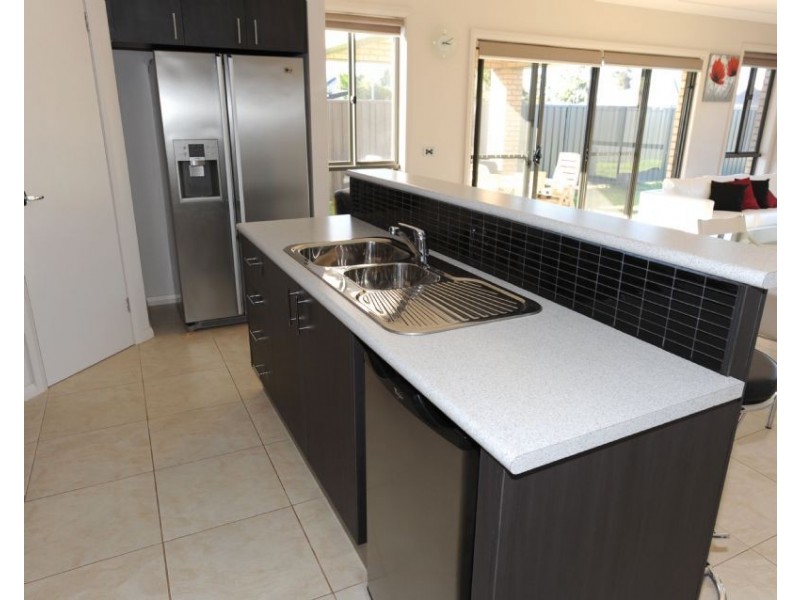 2C McCarthy Close, Yarrawonga VIC 3730