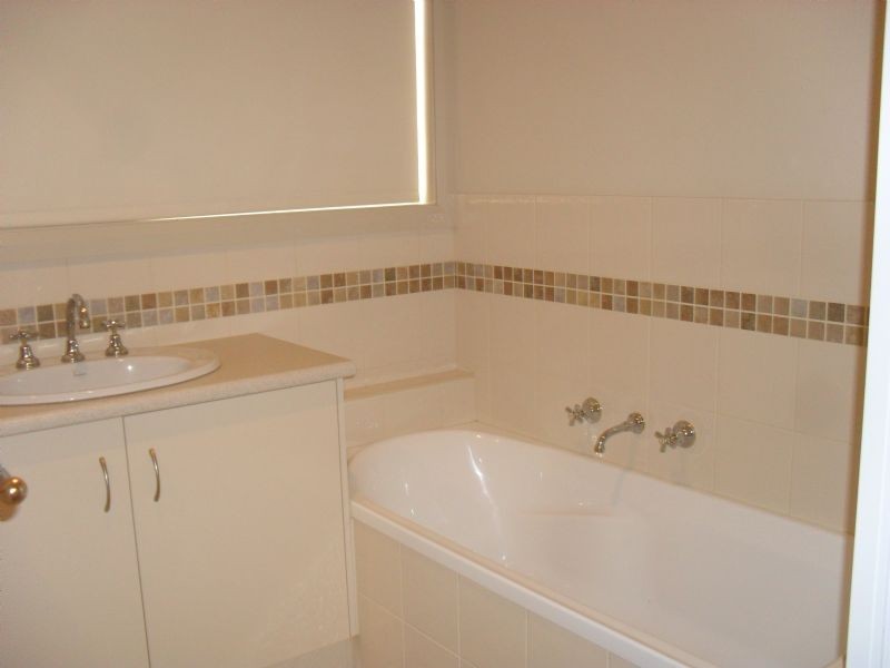 18 Madden Drive, Yarrawonga VIC 3730