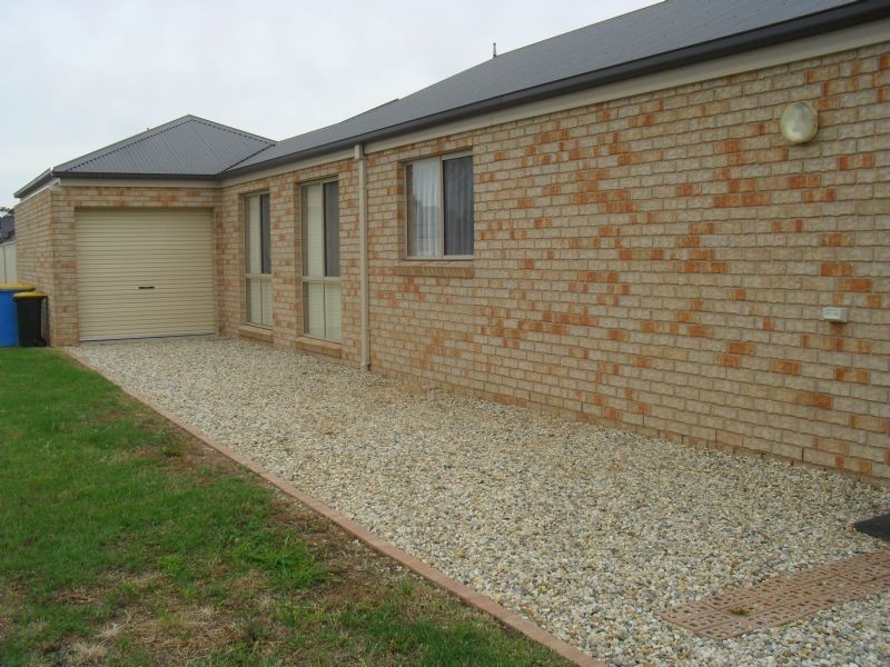 18 Madden Drive, Yarrawonga VIC 3730