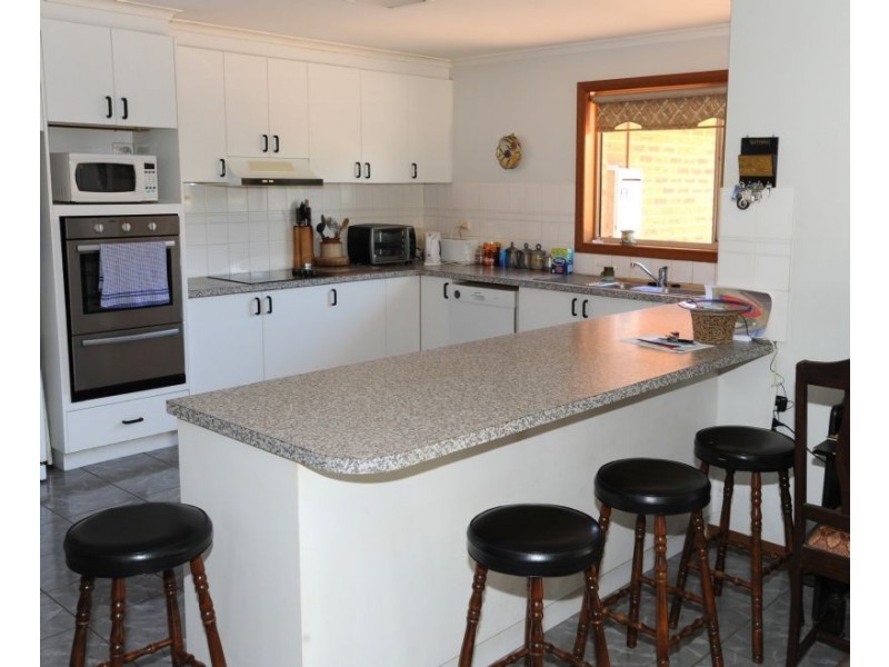 4 Mary Court, Yarrawonga VIC 3730