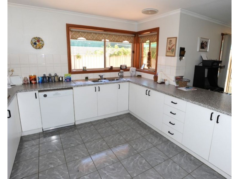 4 Mary Court, Yarrawonga VIC 3730