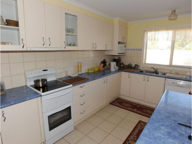 7 Andrea Crt, Yarrawonga VIC 3730