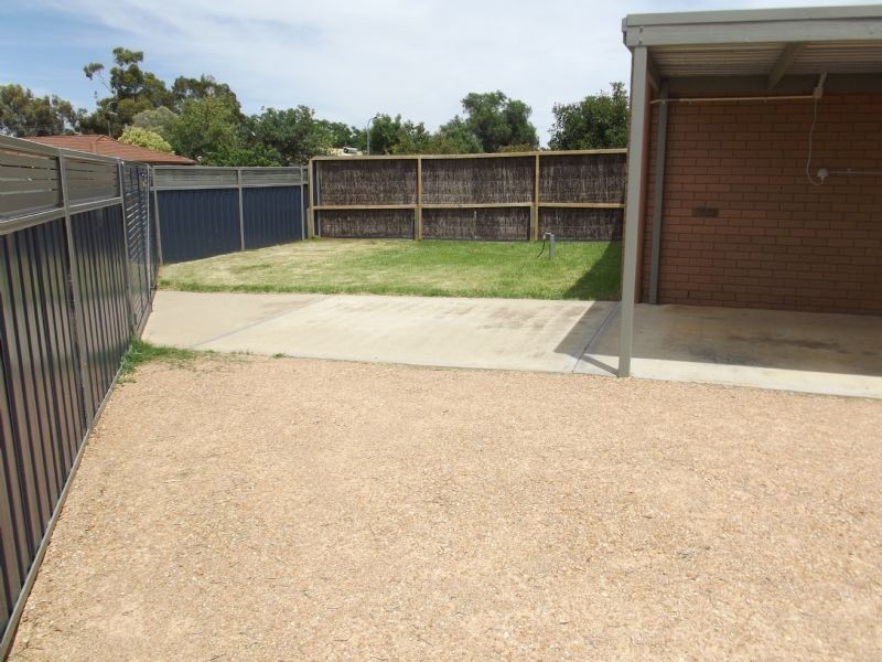2/8 Conifer Close, Yarrawonga VIC 3730
