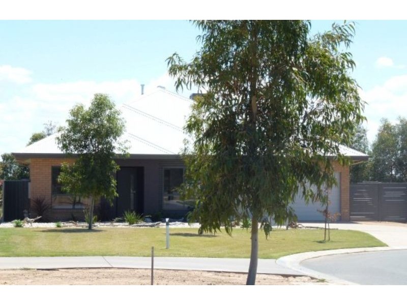 28 Coco Cres, Yarrawonga VIC 3730