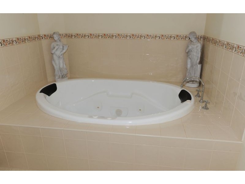 4 Derry Drive, Yarrawonga VIC 3730