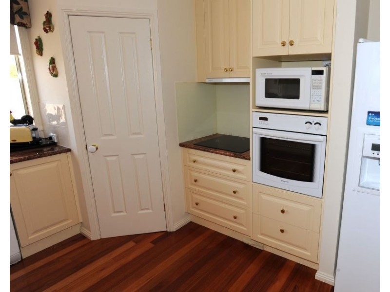 4 Derry Drive, Yarrawonga VIC 3730