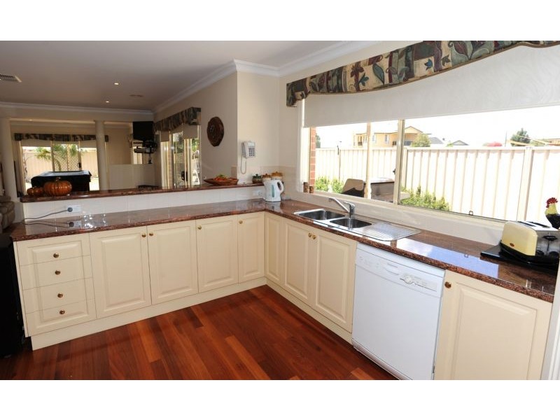 4 Derry Drive, Yarrawonga VIC 3730