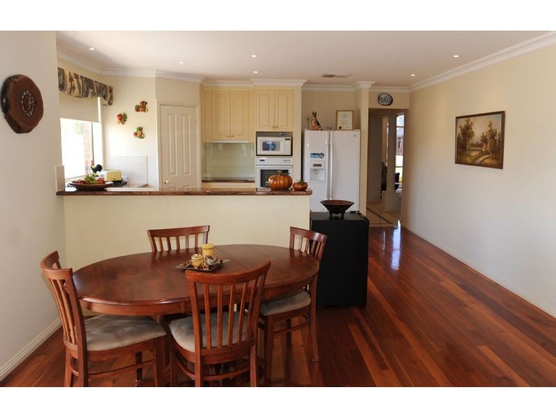 4 Derry Drive, Yarrawonga VIC 3730