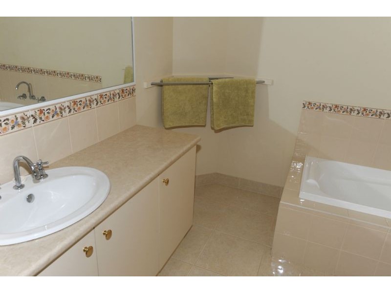 4 Derry Drive, Yarrawonga VIC 3730