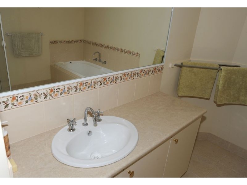 4 Derry Drive, Yarrawonga VIC 3730