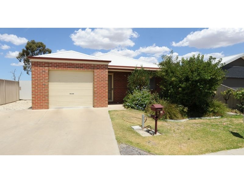 27 Zorro Drive, Yarrawonga VIC 3730