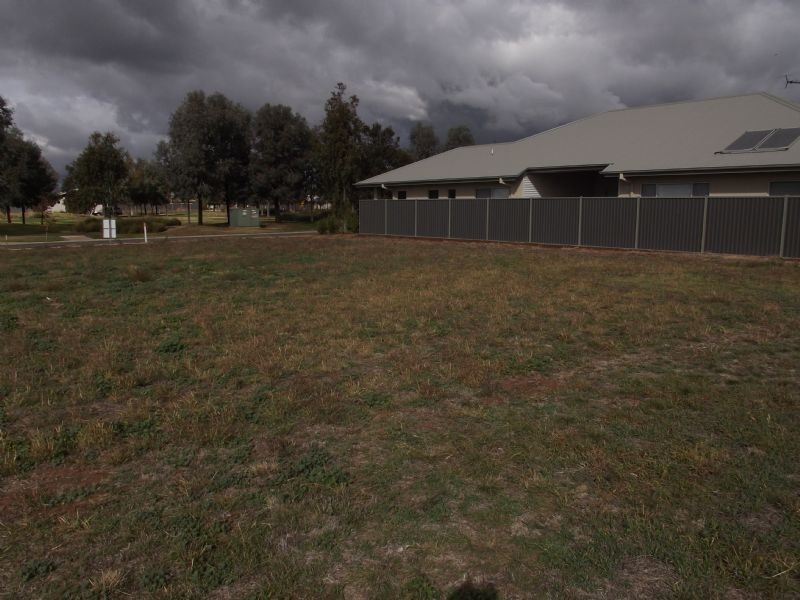 40 Phillip Hyland Drive Silverwoods, Yarrawonga VIC 3730