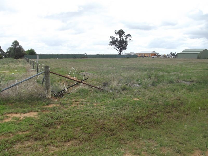 V/L  Lot 4, 31 Pineview Drv.,, Yarrawonga VIC 3730