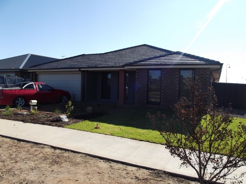 10 Adoni Green, Yarrawonga VIC 3730