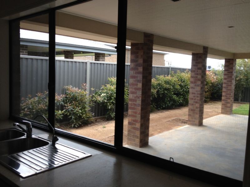 10 Adoni Green, Yarrawonga VIC 3730