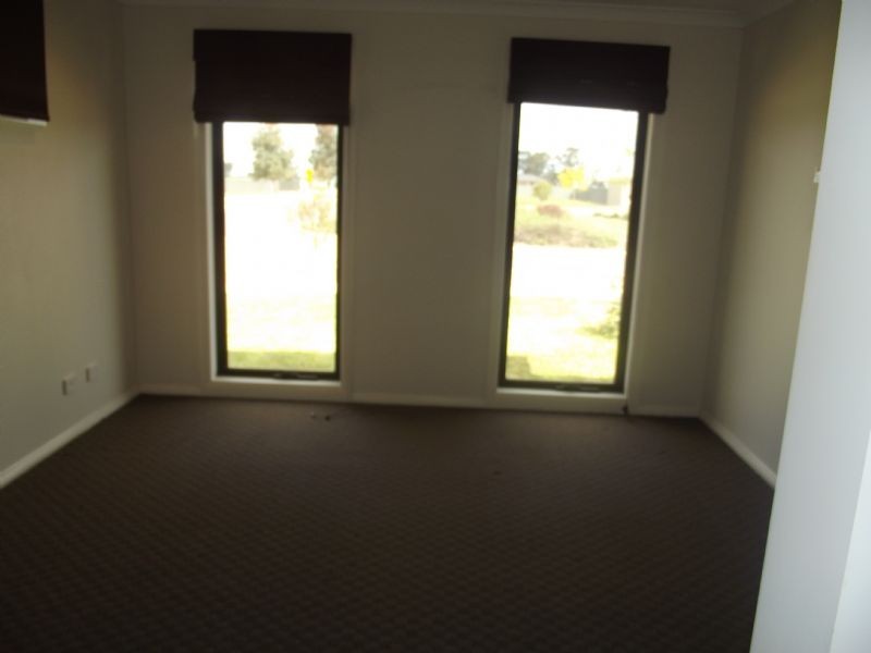 10 Adoni Green, Yarrawonga VIC 3730