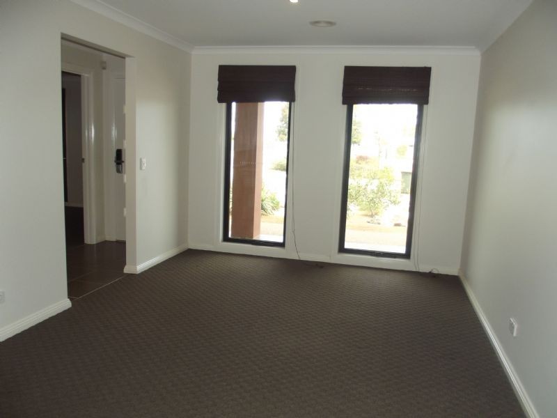 10 Adoni Green, Yarrawonga VIC 3730