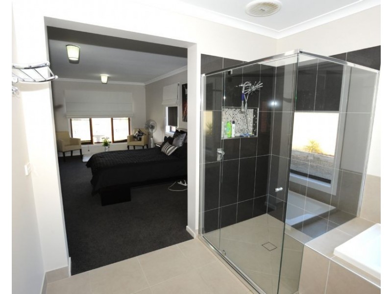 1 Derry Drive, Yarrawonga VIC 3730