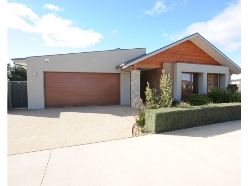 12 Robinson Way, Yarrawonga VIC 3730