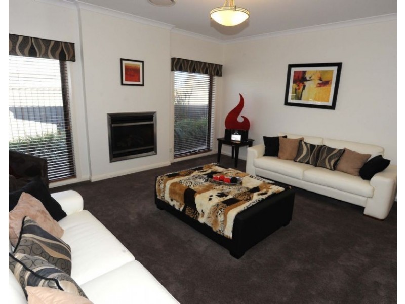 12 Robinson Way, Yarrawonga VIC 3730