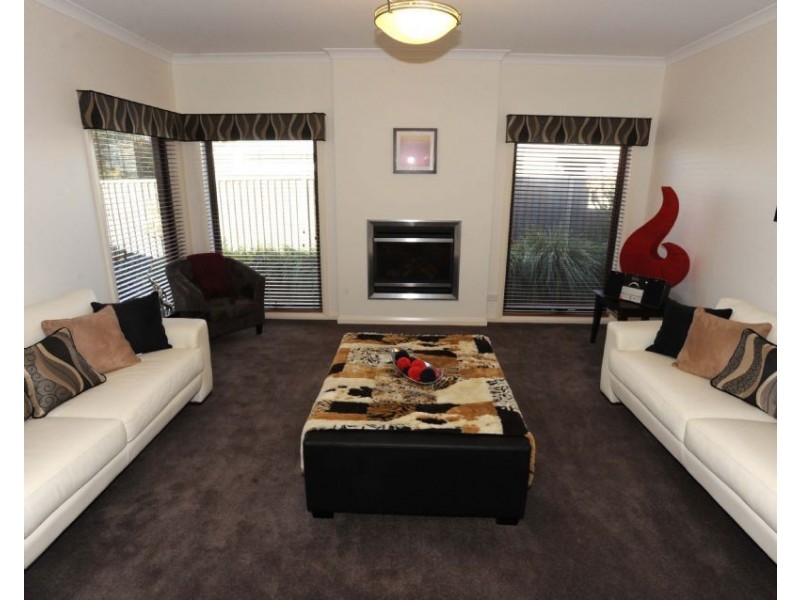 12 Robinson Way, Yarrawonga VIC 3730