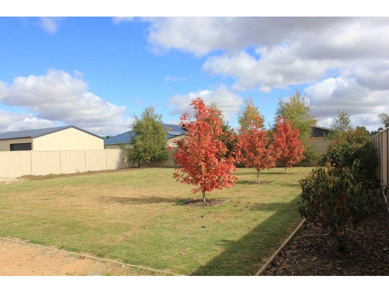 17 Fields Ave, Yarrawonga VIC 3730