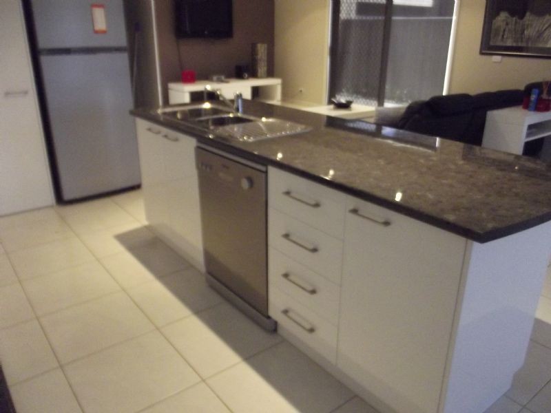 Townhouse-2/4 Luton Drive, Yarrawonga VIC 3730