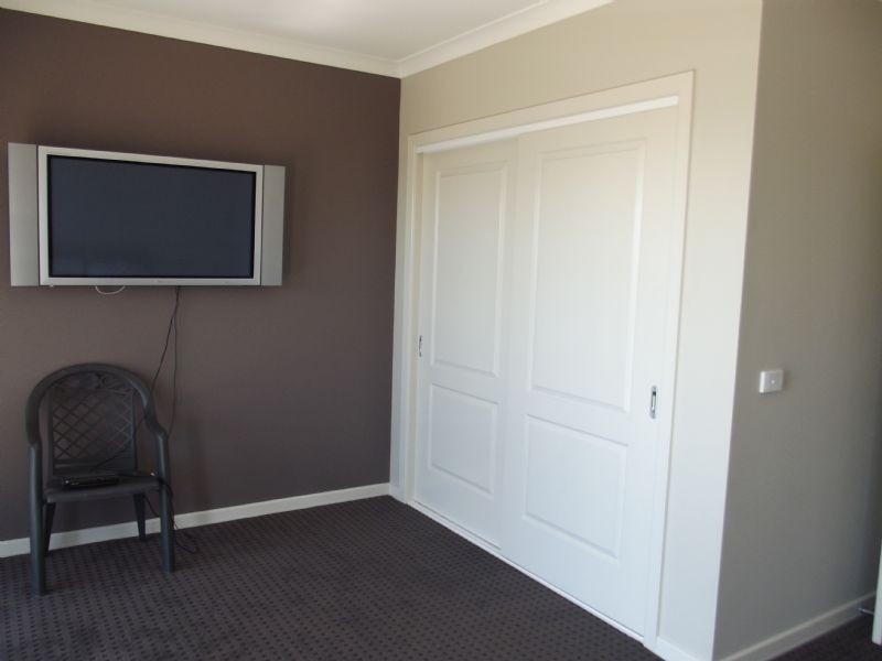 Townhouse-2/4 Luton Drive, Yarrawonga VIC 3730