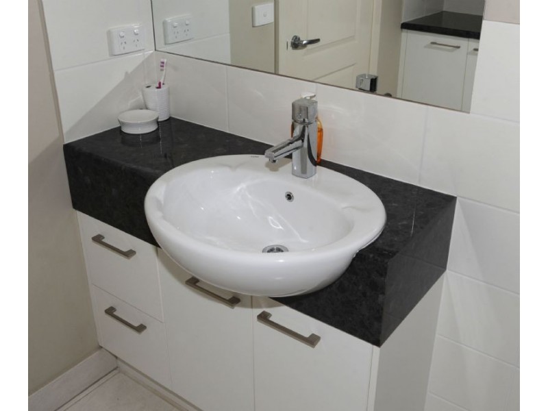 Townhouse-2/4 Luton Drive, Yarrawonga VIC 3730