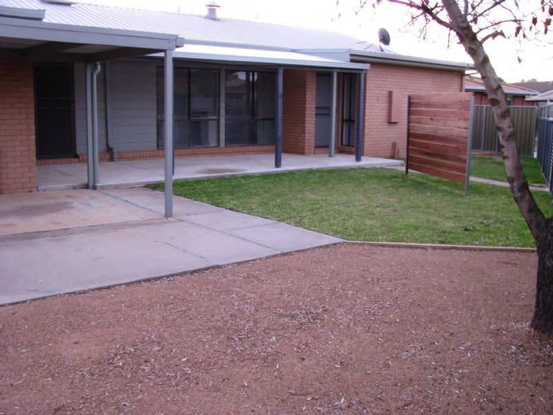 2/8 Conifer Close, Yarrawonga VIC 3730