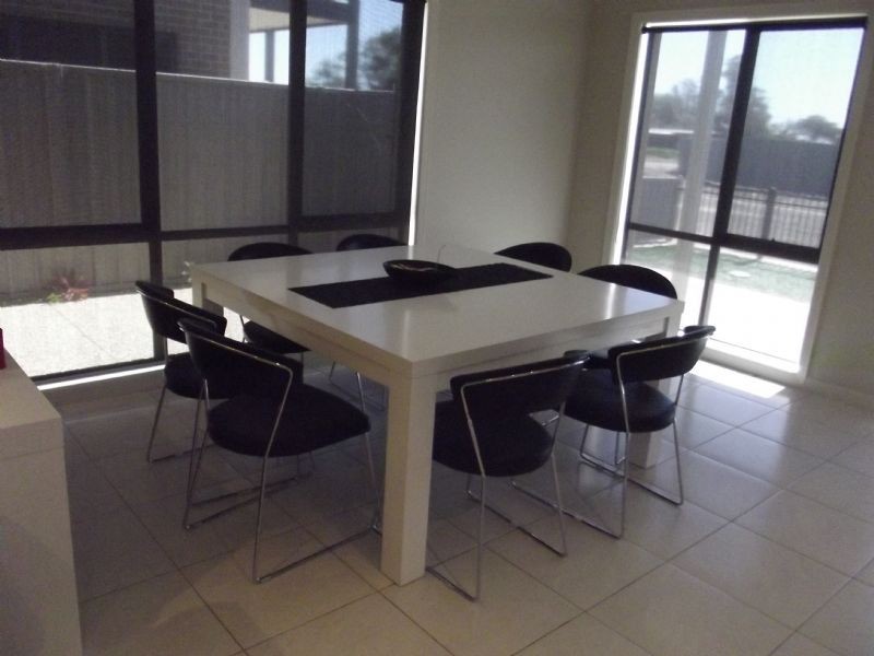 2/4 Luton Dve, Yarrawonga VIC 3730