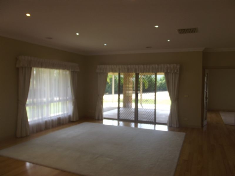 15 Somerset Dve, Yarrawonga VIC 3730