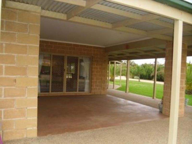 15 Somerset Dve, Yarrawonga VIC 3730