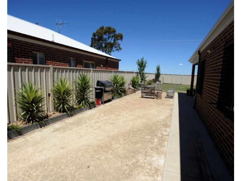 25 Zorro Drive, Yarrawonga VIC 3730