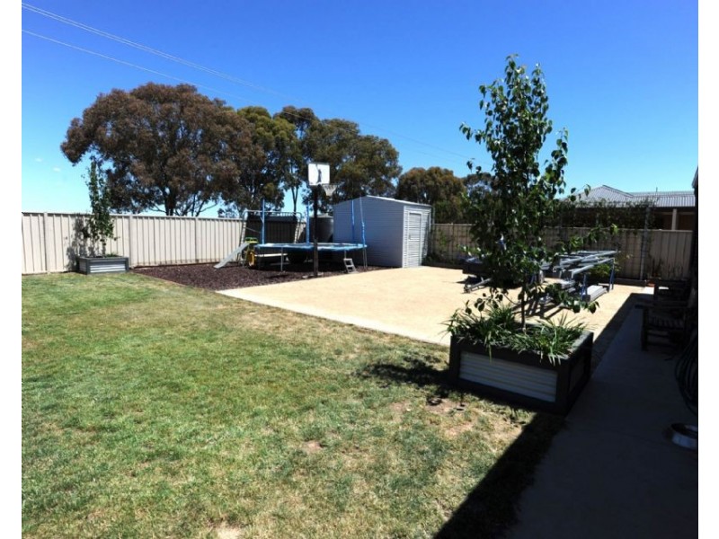 25 Zorro Drive, Yarrawonga VIC 3730