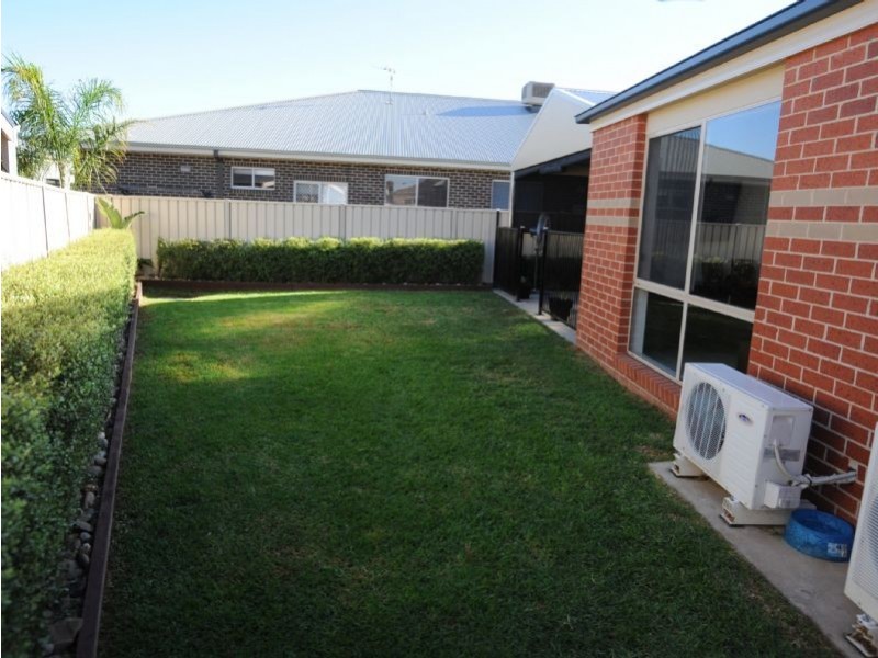 11 Champagne Crescent, Yarrawonga VIC 3730