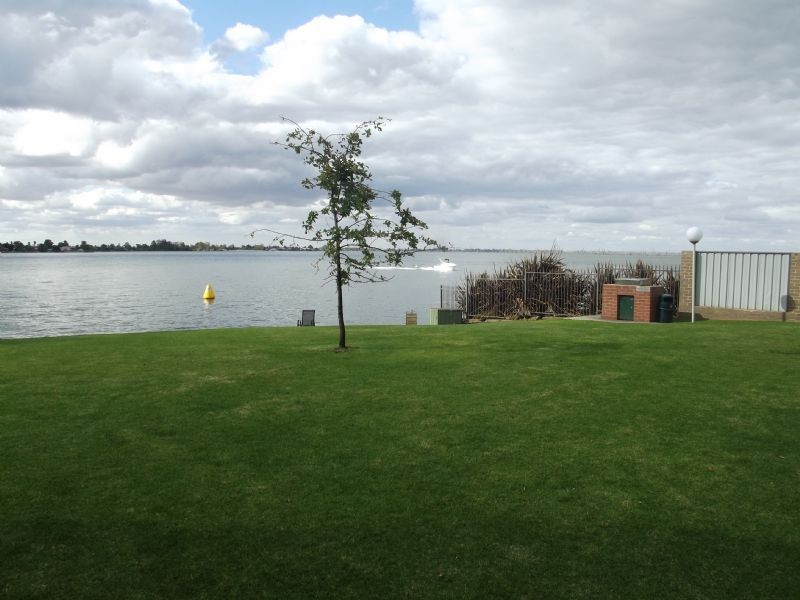A & B/43 Cypress Drive, Mulwala NSW 2647