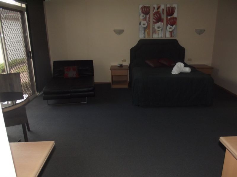 A & B/43 Cypress Drive, Mulwala NSW 2647