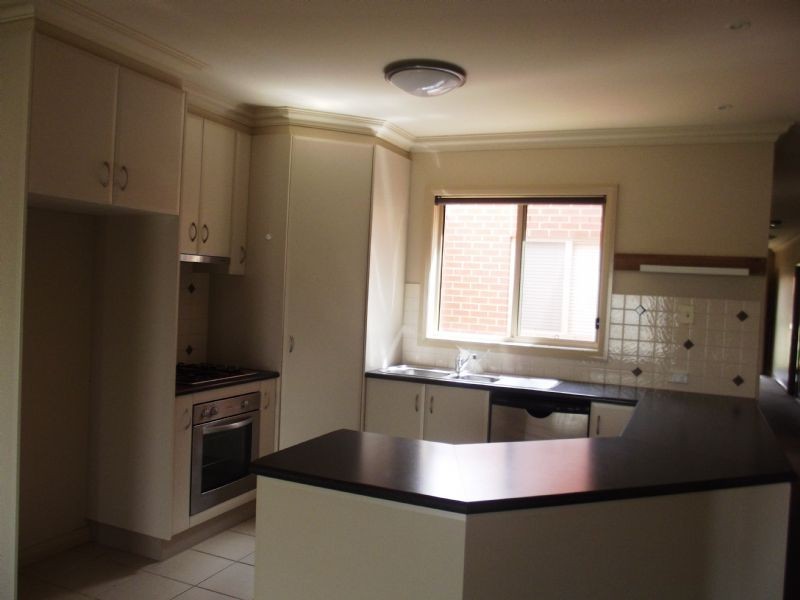 1 & 2/5 Hawkins Drive, Yarrawonga VIC 3730