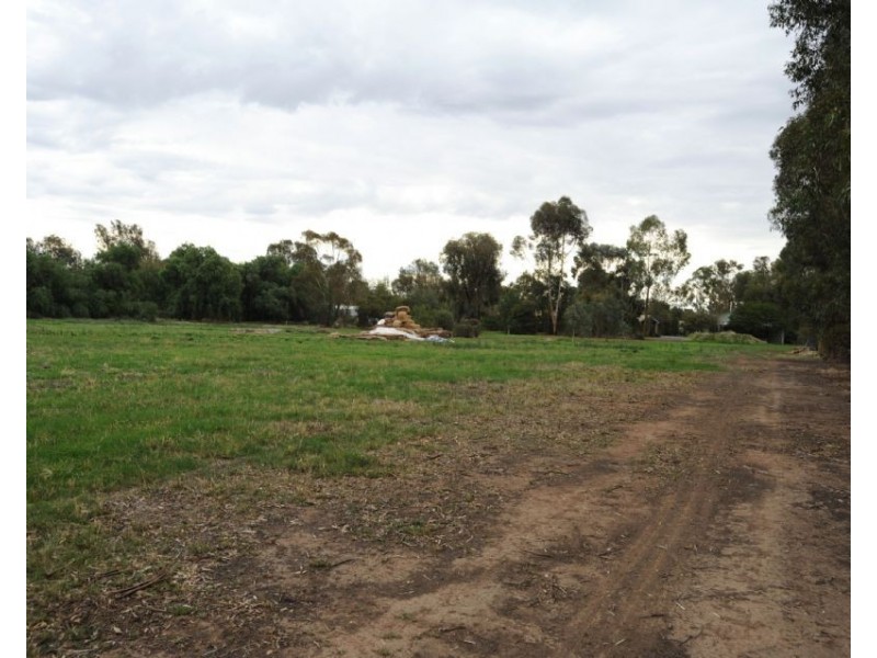 35 South Road, Yarrawonga VIC 3730