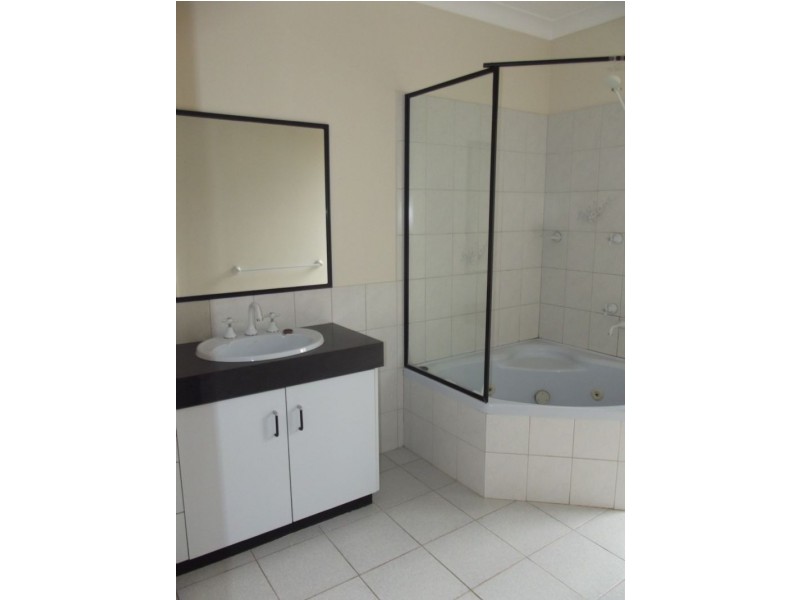 8 Campbellfield Dve, Yarrawonga VIC 3730